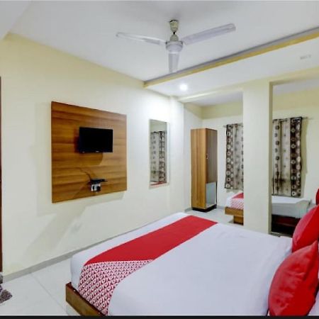 Hotel Krishna Palace Vastrapur Ahmedabad Exterior foto