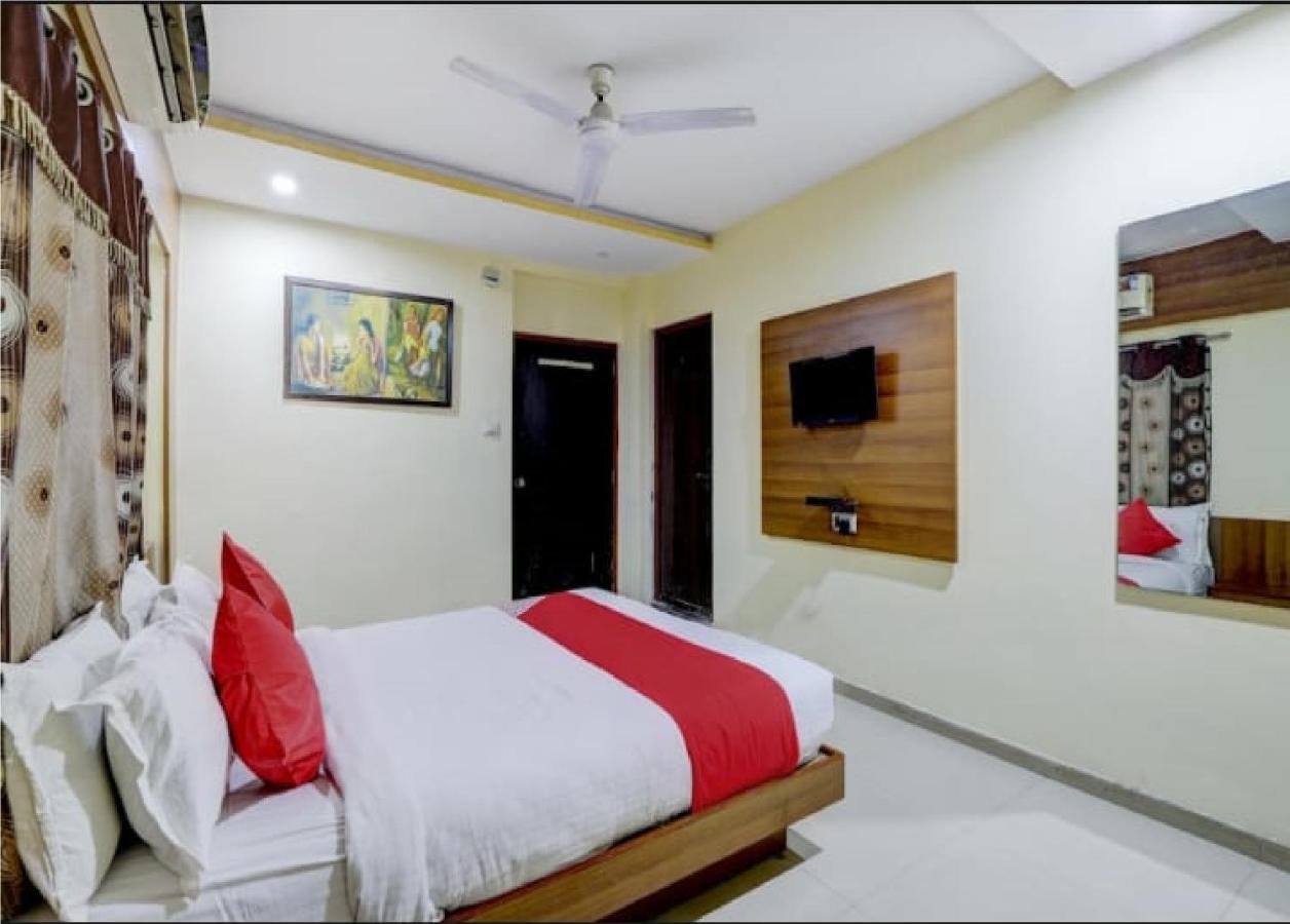 Hotel Krishna Palace Vastrapur Ahmedabad Exterior foto