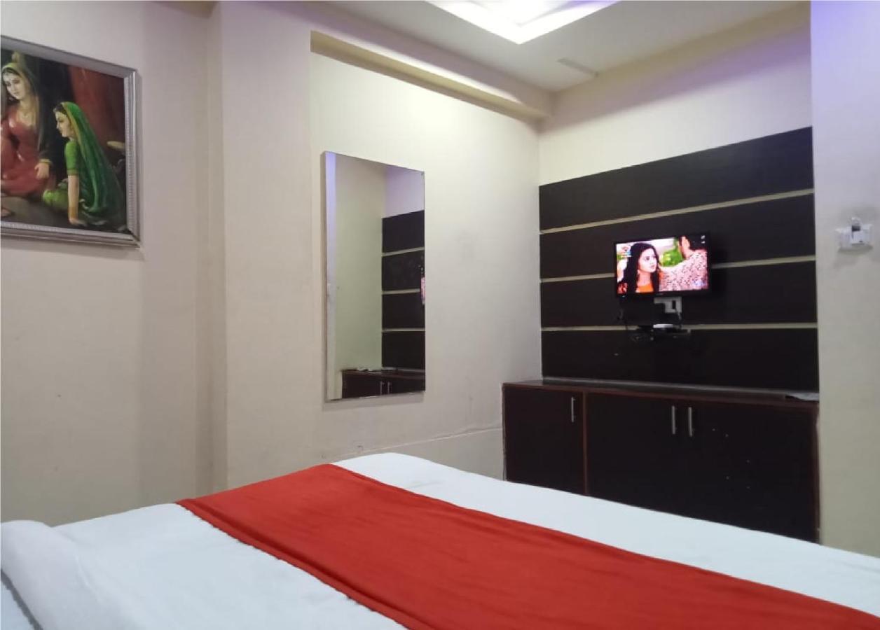 Hotel Krishna Palace Vastrapur Ahmedabad Exterior foto