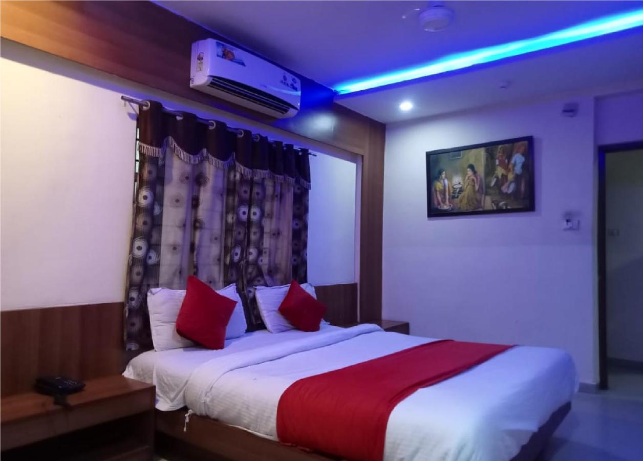 Hotel Krishna Palace Vastrapur Ahmedabad Exterior foto