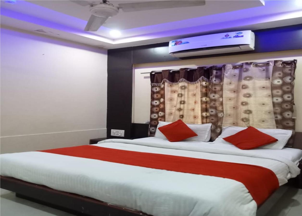 Hotel Krishna Palace Vastrapur Ahmedabad Exterior foto