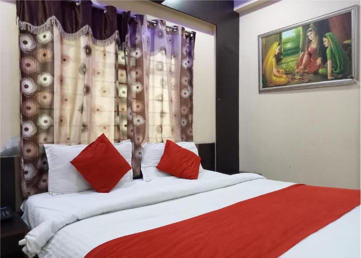 Hotel Krishna Palace Vastrapur Ahmedabad Exterior foto