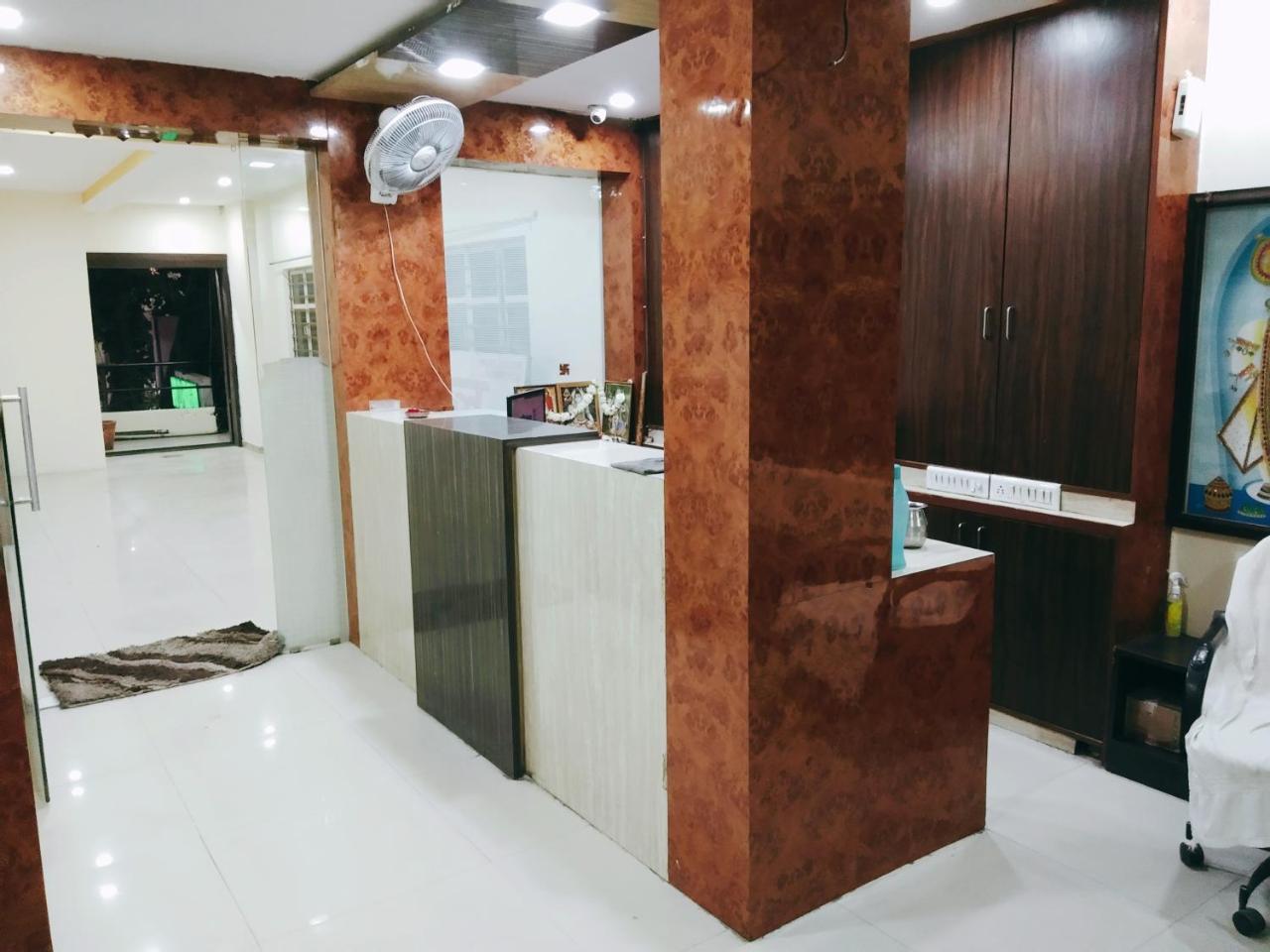 Hotel Krishna Palace Vastrapur Ahmedabad Exterior foto